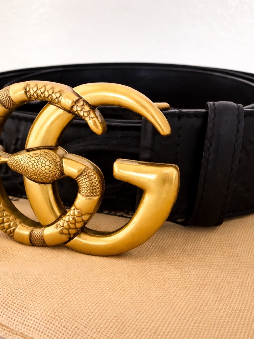 GUCCI Genuine BrushedGold Snake Buckle Black Leather Embossed GG LOGO Belt - Picture 2 of 5